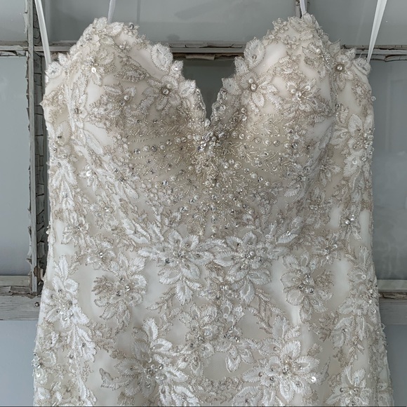 NWT - Dennis Basso Wedding Dress - Picture 4 of 16